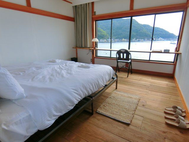 築約60年の建物を宿泊施設としてリノベーション!「タゴールハーバーホステル」