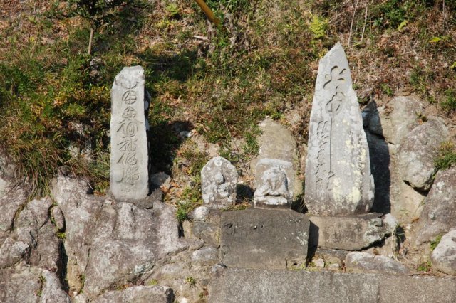 大平の石神・石仏群