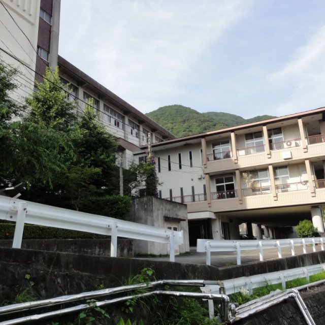 旧沼津市立静浦中学校