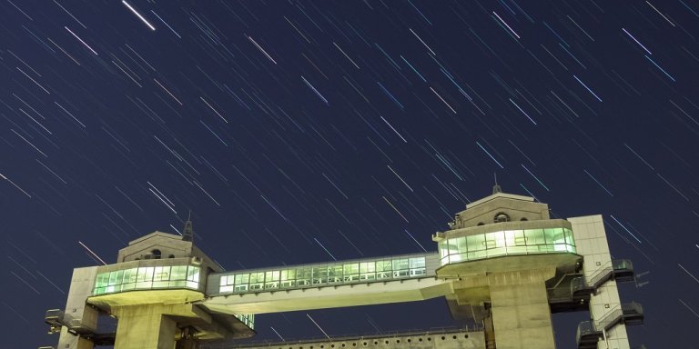 沼津港で景色を楽しむならここ！　日本最大級の大型展望水門「びゅうお」