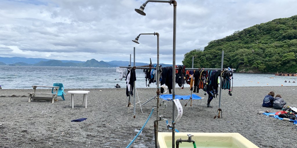 海岸には温水シャワー！ダイビング後には癒やされます