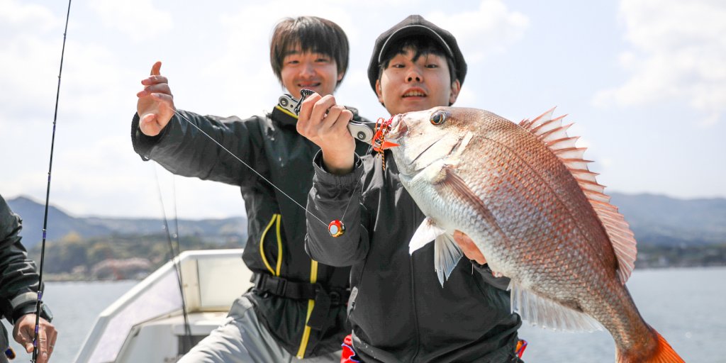 初めて持つ鯛に驚きです！