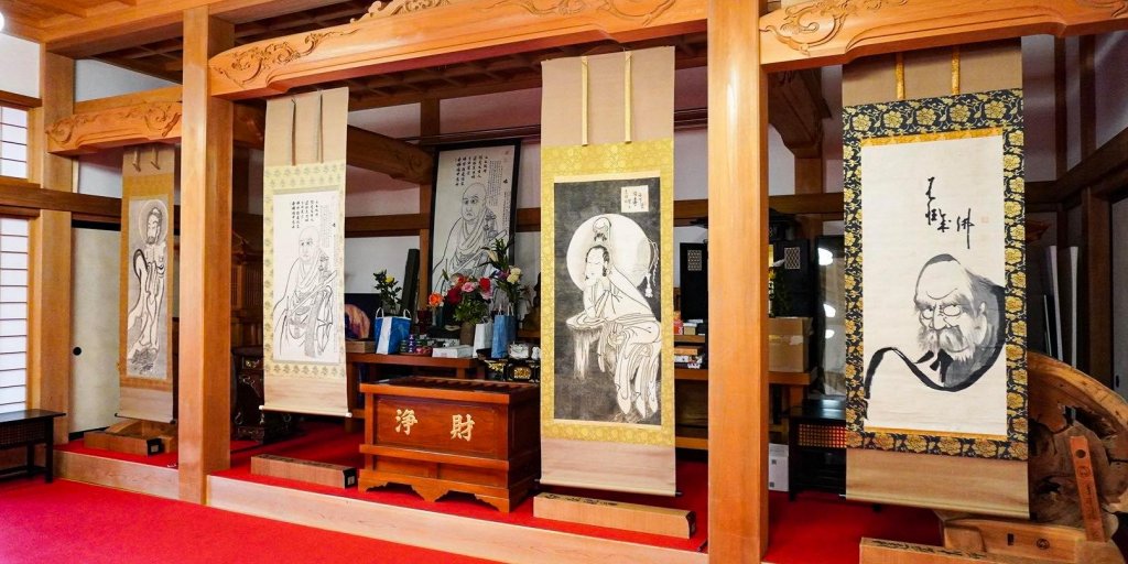 松蔭寺には約50本の墨蹟があります