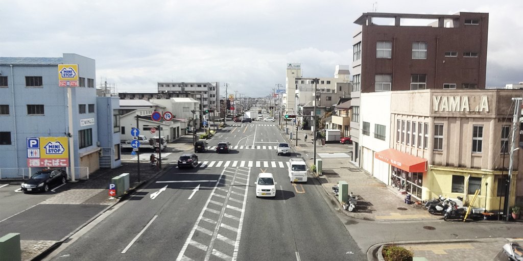 蛇松線を横切る、旧国一通り（静岡県道380号富士清水線）
