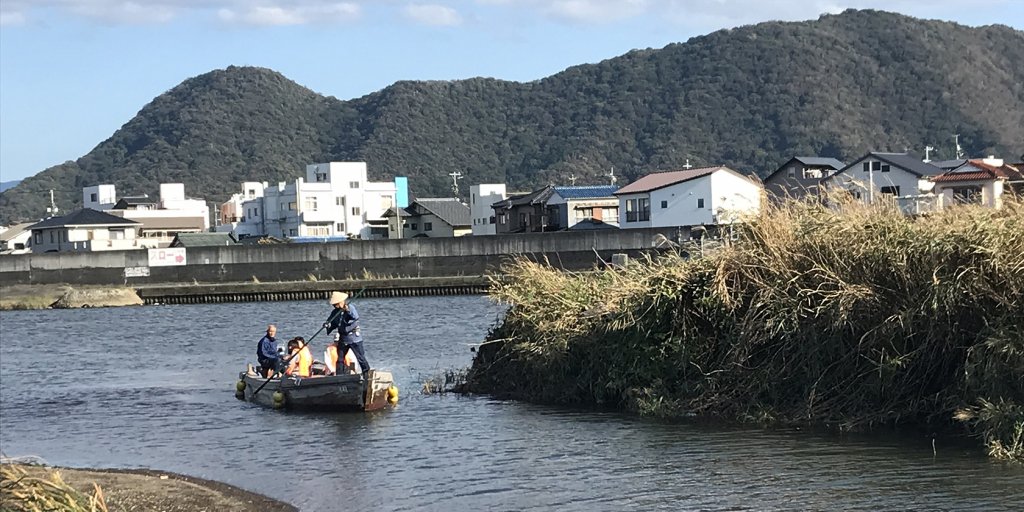 我入道の渡し船がやってきました