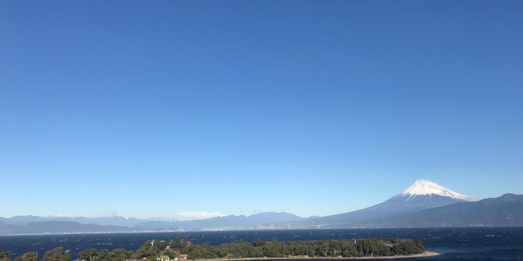 お天気の良い日には富士山が！景勝地としても名高い大瀬崎