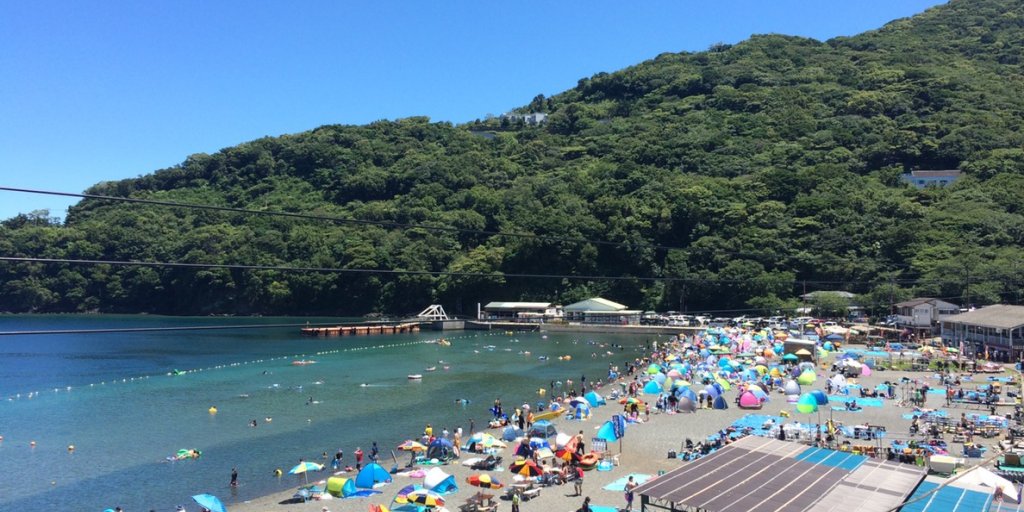 夏は海水浴客で賑わいます